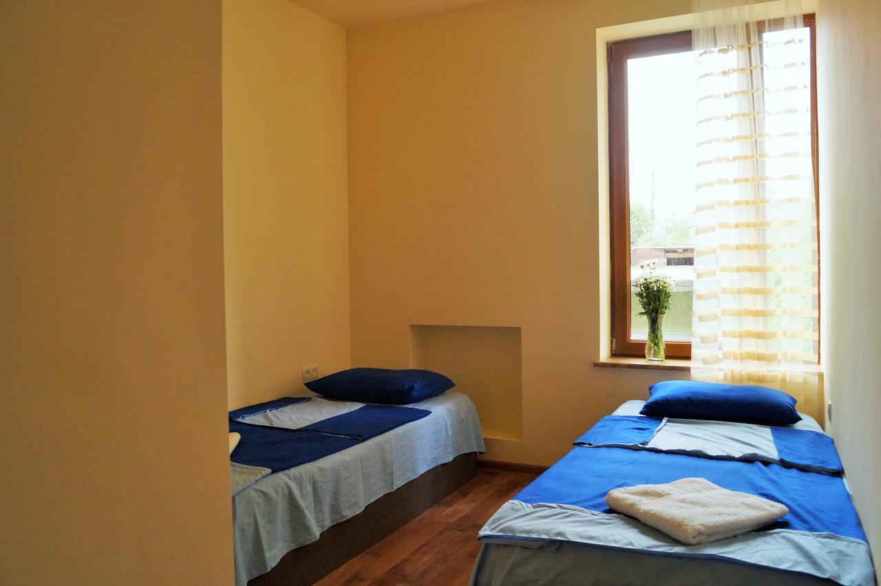 Shat Lav Hostel Jereván Kültér fotó