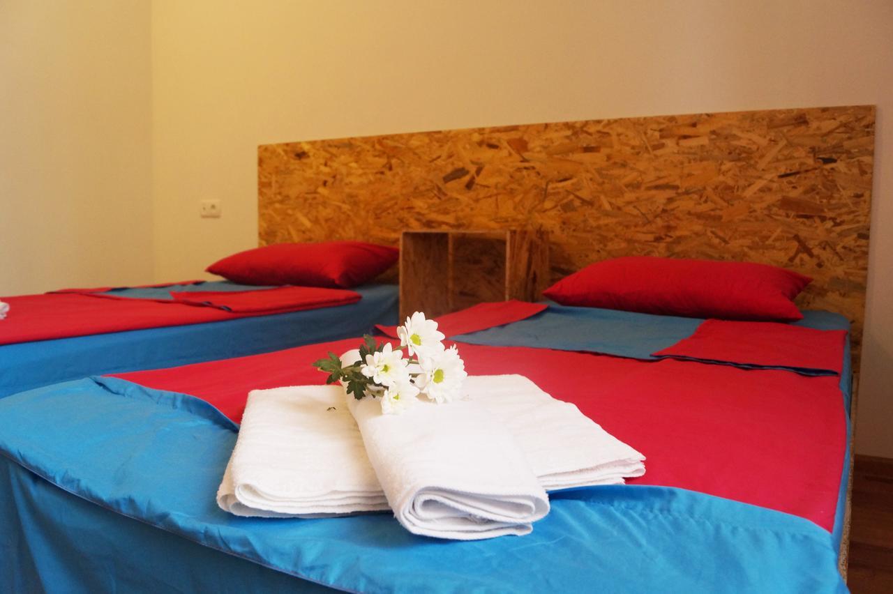 Shat Lav Hostel Jereván Kültér fotó