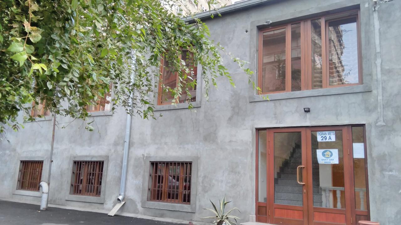 Shat Lav Hostel Jereván Kültér fotó
