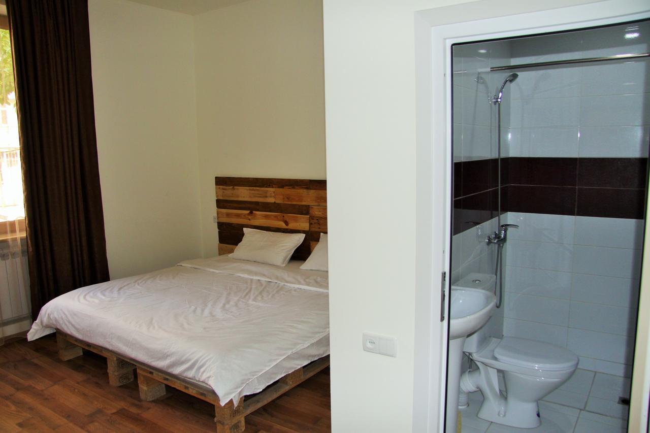 Shat Lav Hostel Jereván Kültér fotó