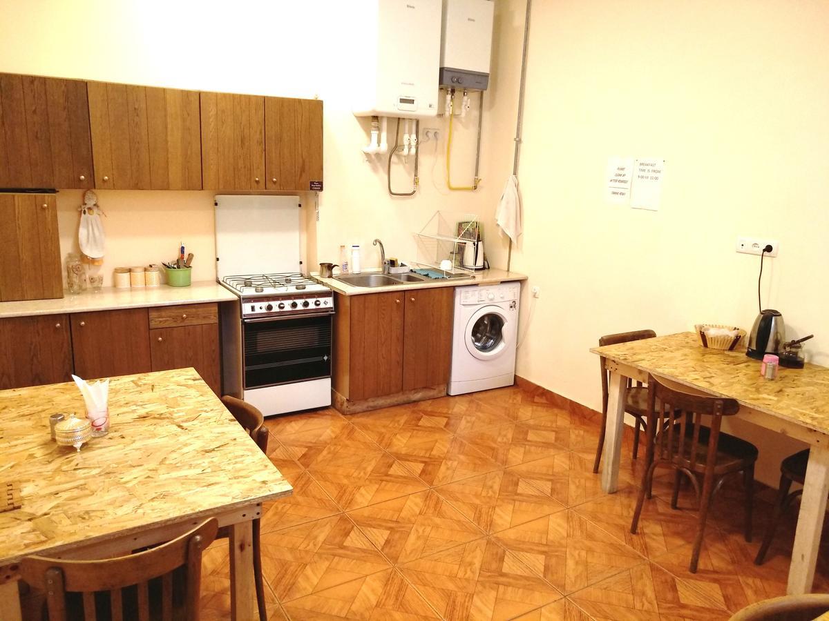 Shat Lav Hostel Jereván Kültér fotó
