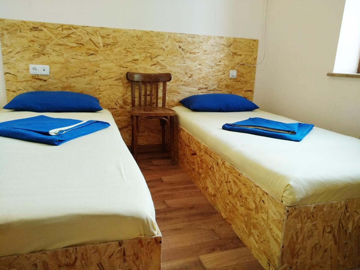 Shat Lav Hostel Jereván Kültér fotó