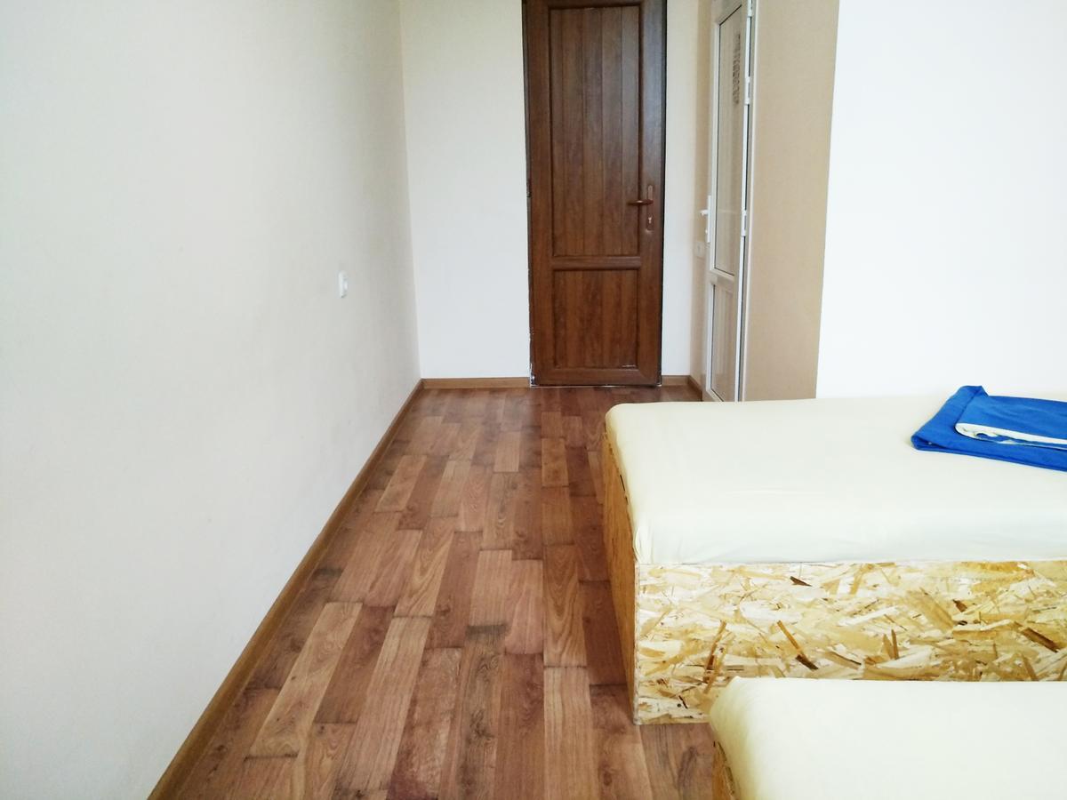 Shat Lav Hostel Jereván Kültér fotó